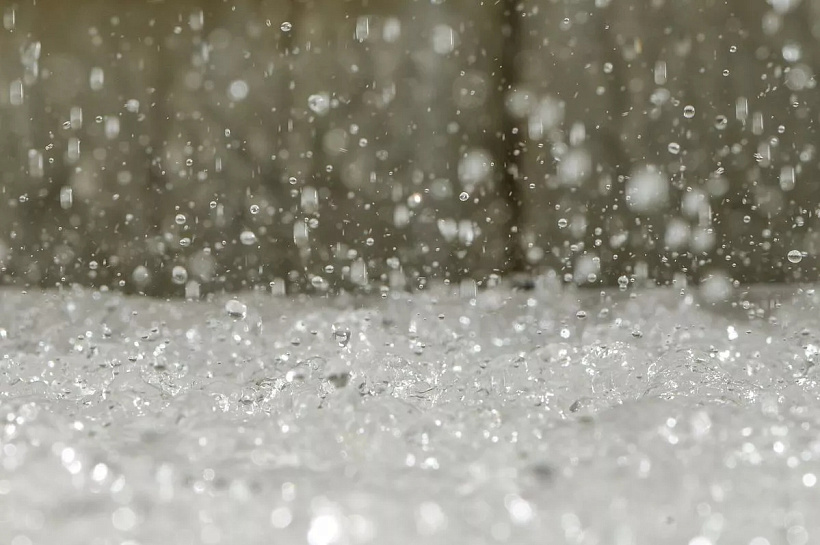 Штормовое ненастье продолжит терзать Кубань: дожди со снегом, град и ветер до 29 м/с 24 апреля