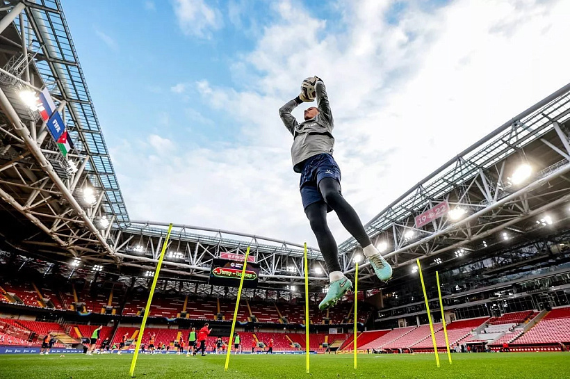 Жалюзи и ревность: Матвей Сафонов рассказал о сложностях в изучении французского языка