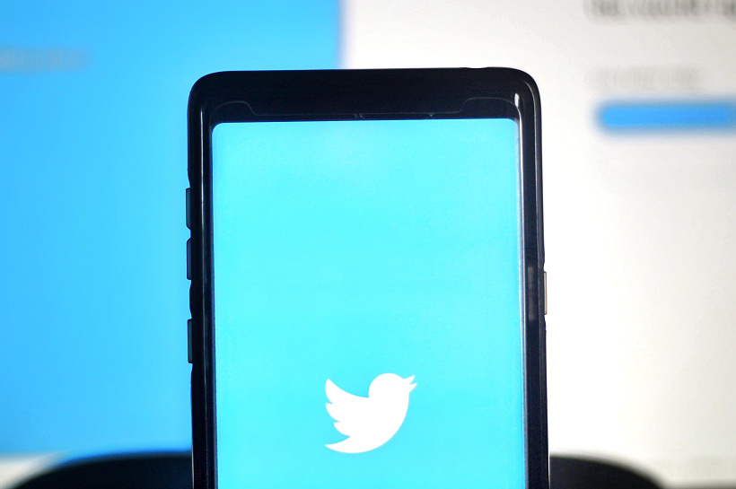 Twitter удаляет синие галочки