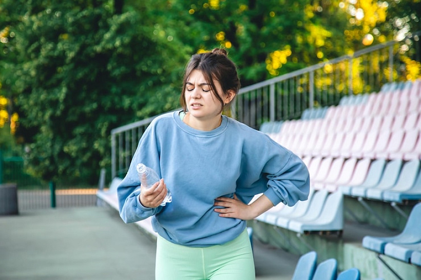 С какими проблемами в нашем организме связанны внезапные колики в правом боку