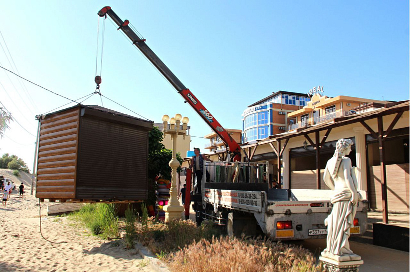 В Анапе снесли 16 незаконных ларьков