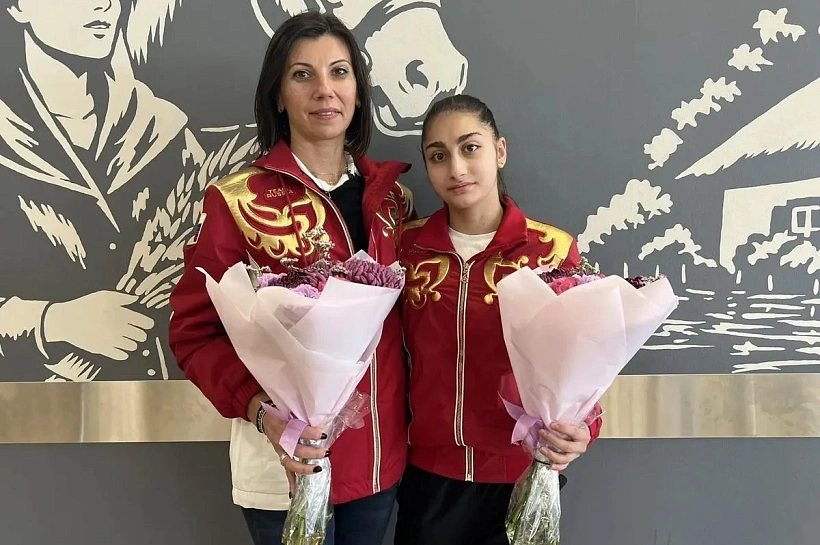 Призера чемпионата мира по спортивной гимнастике Людмилу Рощину встретили в аэропорту Краснодара