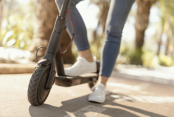 Электросамокатчиков предложили тестировать на знание правил дорожного движения