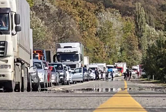 Гигантская пробка парализовала трассу М-4 «Дон» в Туапсинском районе