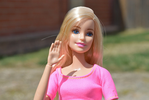 Продажи Barbie упали
