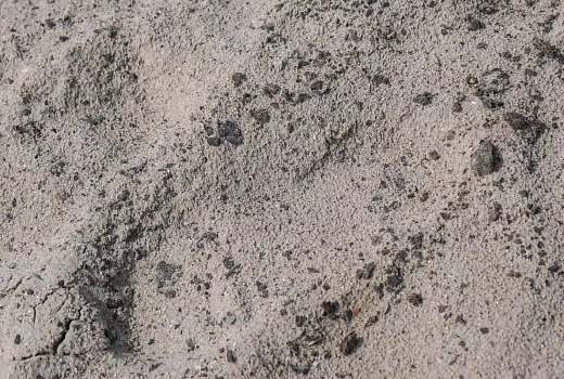 На Тамани продолжают собирать грунт, загрязненный нефтепродуктами