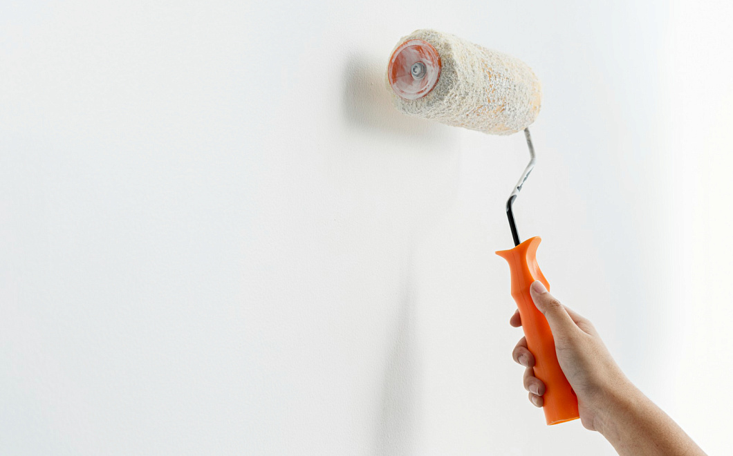 Цветные стены — невидимый враг: чем опасна домашняя покраска