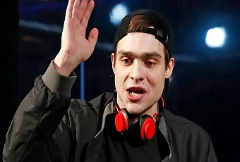 Упавшему из окна многоэтажки Николаю Ефремову сделают операцию