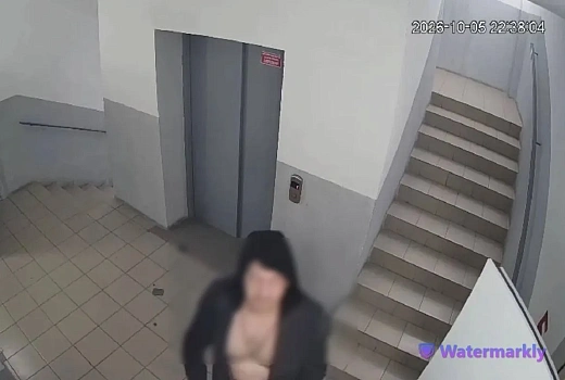 Агрессор с мачете в руках устроил погром в подъезде дома в Анапе