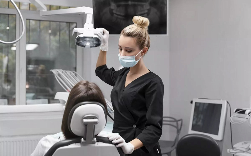 Цены на лечение зубов в России резко вырастут в 2026 году: прогноз стоматолога