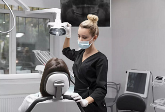 Цены на лечение зубов в России резко вырастут в 2026 году: прогноз стоматолога