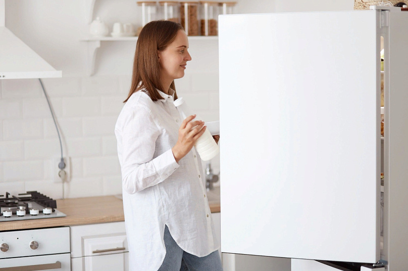 Они сошлись – жара и холод: можно ли в холодильник ставить горячее