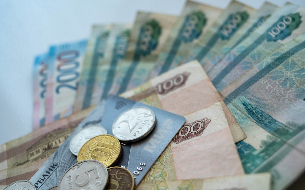 Юрист объяснил, при каких повреждениях магазин вправе отказаться принимать купюру