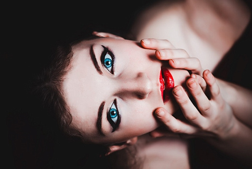 Опасные трансформации: в чем риск смены цвета глаз