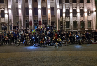 Около 300 краснодарцев стали участниками первой в 2022 году «Велоночи» 