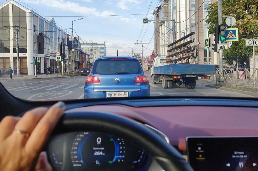Водители смогут предъявлять права в MAX уже осенью