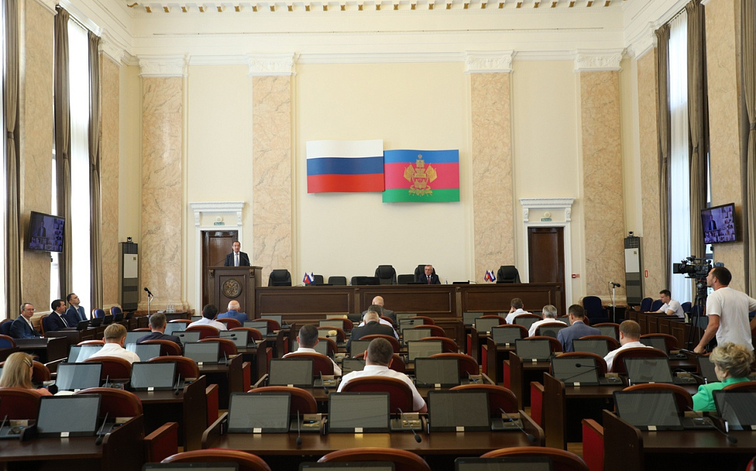 Вице-мэр Краснодара Андрей Дорошев подал документы в ТИК