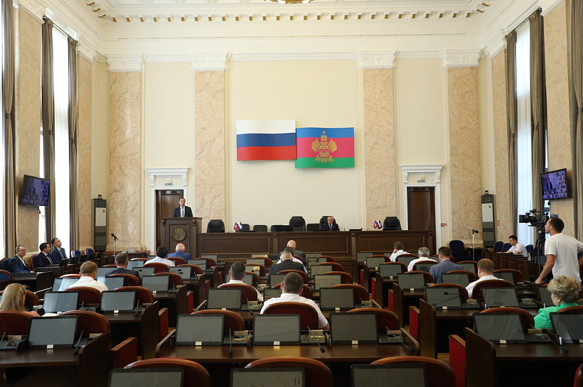 Вице-мэр Краснодара Андрей Дорошев подал документы в ТИК