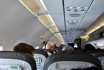 Мужчина пригрозил пассажирам самолета бомбой и сорвал рейс в Турцию