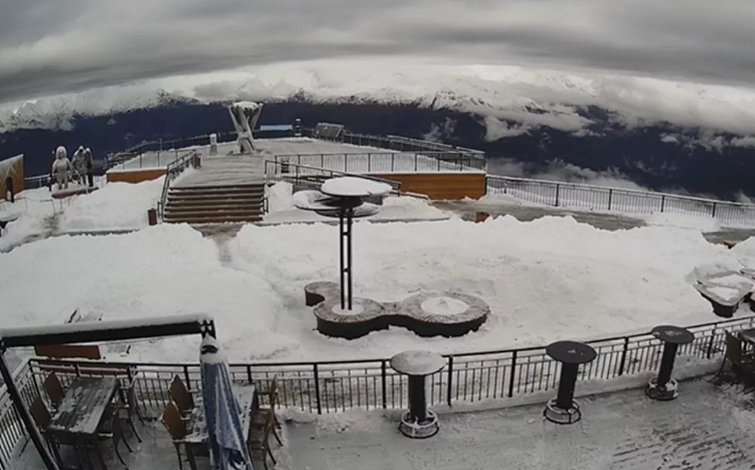 На курорте «Роза Хутор» выпало 60 см снега и началась зима