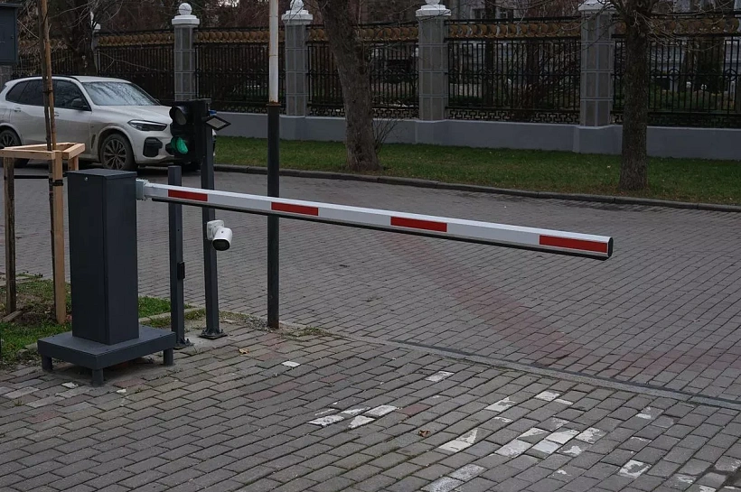 На муниципальных парковках закрытого типа в Краснодаре запустили новый сервис оплаты