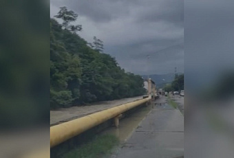 На Сочи обрушился залповый дождь