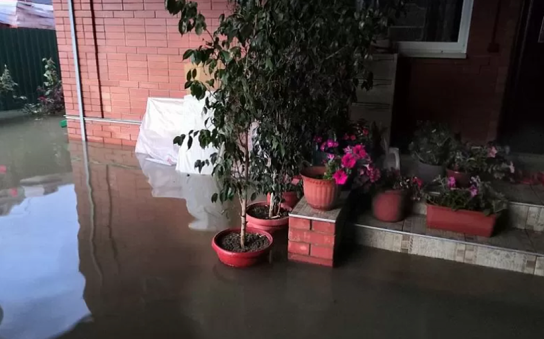 Более 150 домов подтопило рекордным ливнем в Славянском районе
