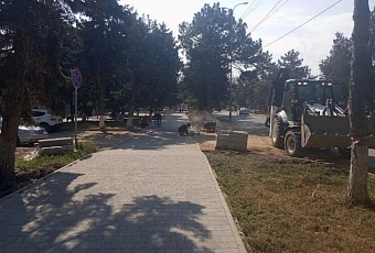 В Староминской продолжают благоустройство центральной части станицы