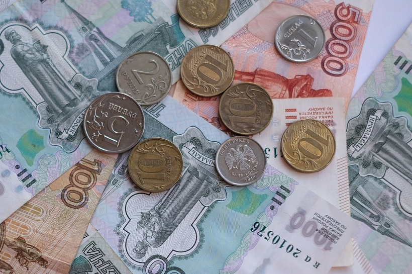 Краснодарцы носят с собой 4500 рублей наличными