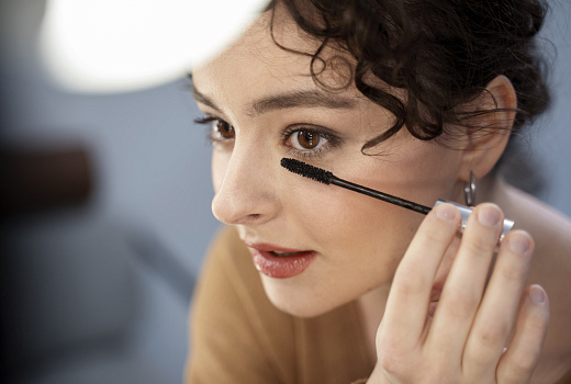 Тушь в глазах: чем грозит косметический форс-мажор