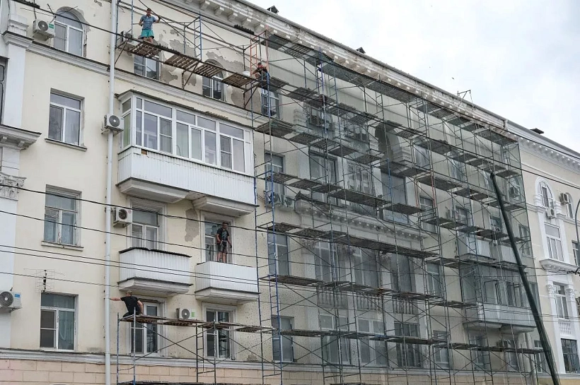 На Кубани капитально отремонтировали более 350 многоквартирных домов из плана 2026 года