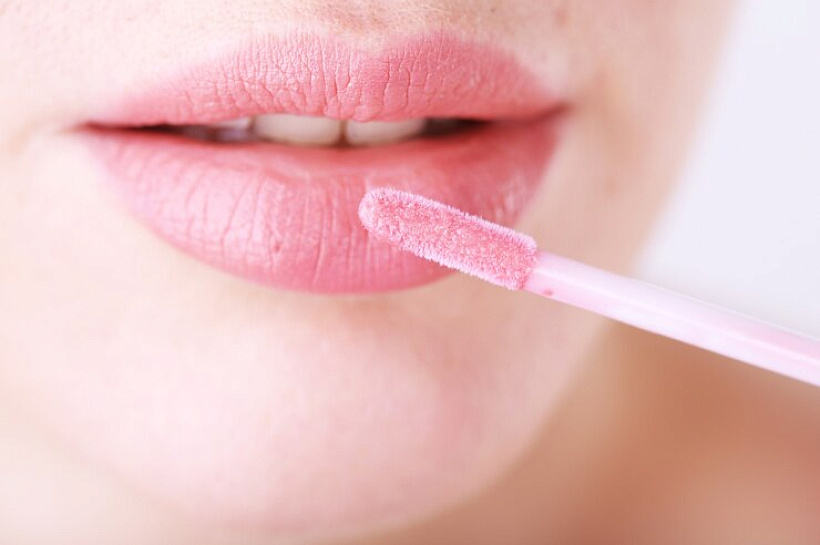 Как спасти губы от трещин и шелушения в холод или в жару