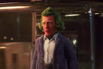 «Достать коротышку»: актер Хью Грант стал карликом и теперь ему угрожают расправой