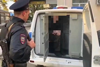 Полиция задержала мужчину с ножом у школы в Абинске