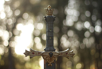 Дуэль «Дунканов Маклаудов»: битву на мечах во дворе многоэтажки сняли на видео