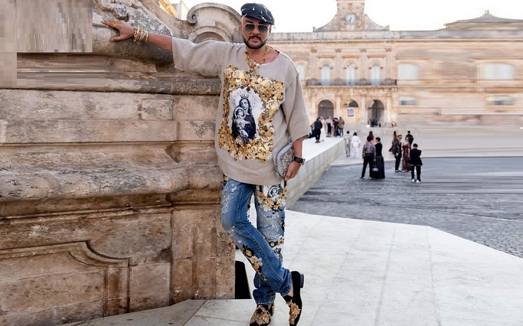 Икона утиля: король попа Филипп Киркоров распял на своей груди младенца