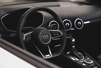 Проспал Audi: россиянин забыл пять миллионов рублей в электричке