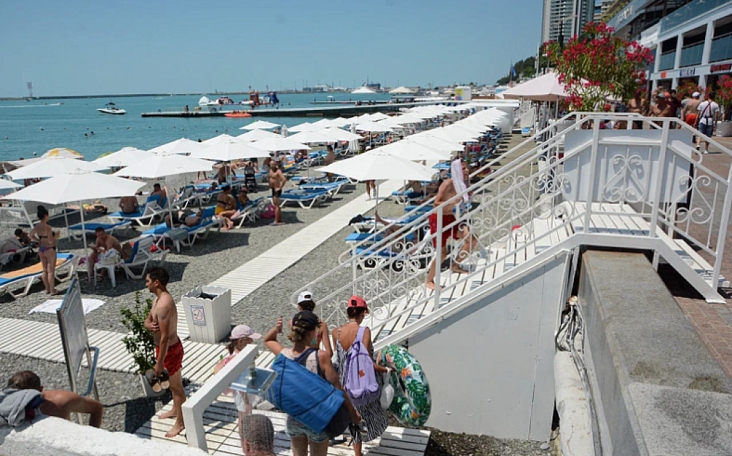 Более 200 тыс. человек отдыхают в Сочи