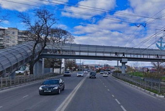 Надземный пешеходный переход в Новороссийске капитально отремонтируют за 67,5 млн рублей