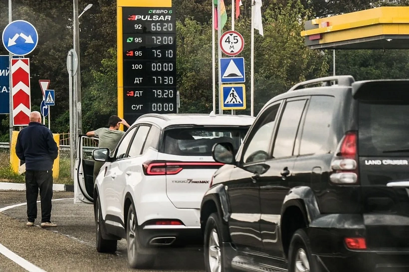 Бензин в Краснодаре 15 сентября: на каких АЗС можно заправить автомобиль
