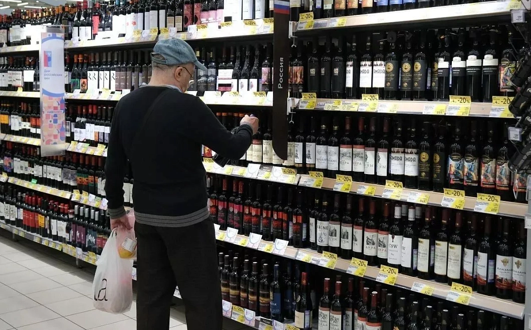 Мужчина пытался вынести под майкой из «Ленты» в Краснодаре бутылку Macallan за 12 тысяч и попался Росгвардии