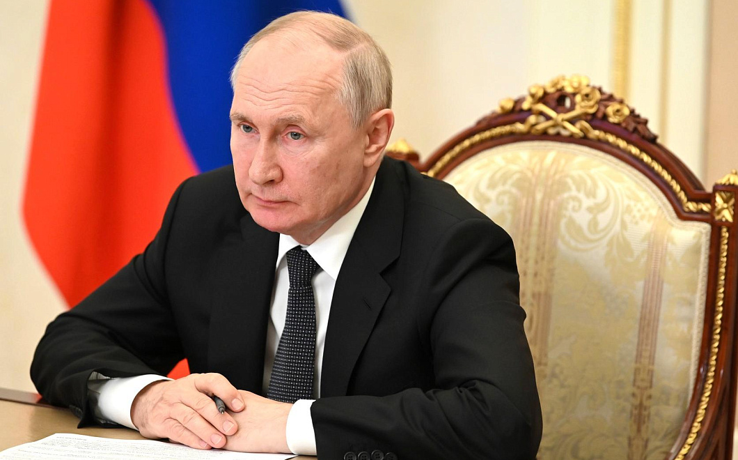 Владимир Путин заявил, что все чиновники должны ездить на отечественных автомобилях