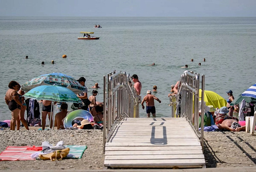 Купальный сезон в Черном море сдвинется на 5–7 дней из-за холодной весны