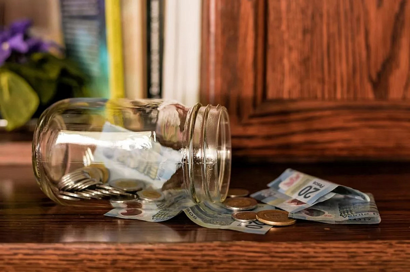 Финансовый эксперт дал прогноз курса рубля на октябрь 2025 года