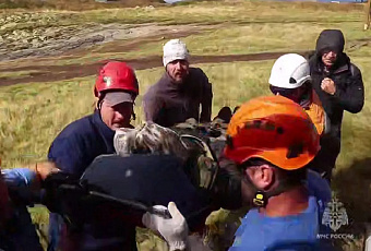 Туристку эвакуировали вертолетом с высоты 2000 метров в горах Сочи