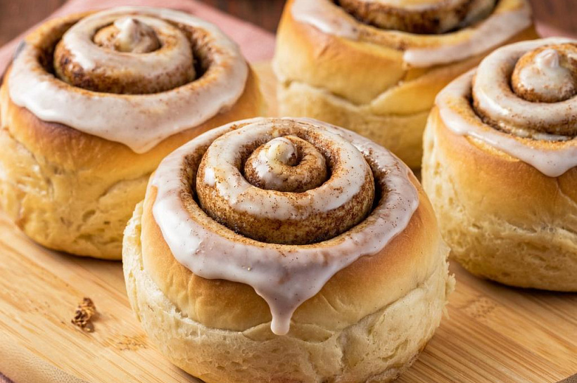 Яблочный соблазн: невозможно устоять перед этими булочками с корицей, покрытыми глазурью, которые моментально заставят забыть о диете