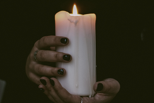 Мощный обряд: пенсионерка потеряла более миллиона рублей во время снятия порчи