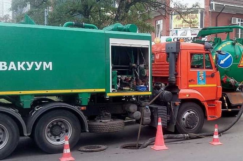 С начала года в Краснодаре прочистили почти 48 км сетей ливневой канализации 