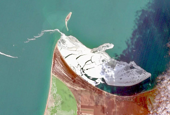 Семикилометровый «айсберг» образовался в Черном море у берегов Крыма