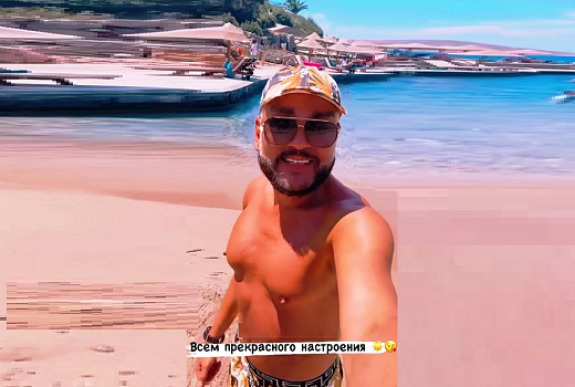 Нейросети разоблачили Филиппа Киркорова и рассказали, зачем звезда показывает свой пресс